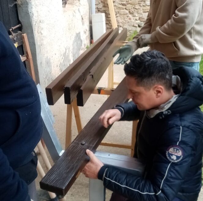 I ragazzi della comunità al lavoro per una frazione di Caprile