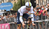 Giro d'Italia, Filippo Ganna vince la tappa ed è la prima maglia rosa