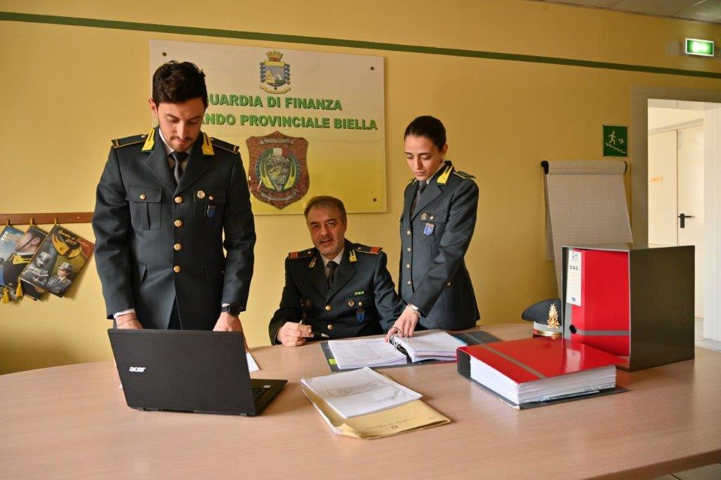 Imprenditore biellese con finta residenza in Svizzera per non pagare le tasse