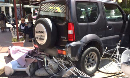 Una 85enne ingrana per sbaglio la retro e investe una 83enne con la jeep
