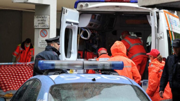 Donna di 53 anni trovata morta in casa dopo sei mesi: il corpo ormai ridotto a scheletro
