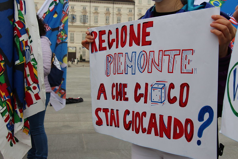 Gioco d’azzardo, 38 comuni biellesi contro la modifica della legge. Sabato flash mob in città