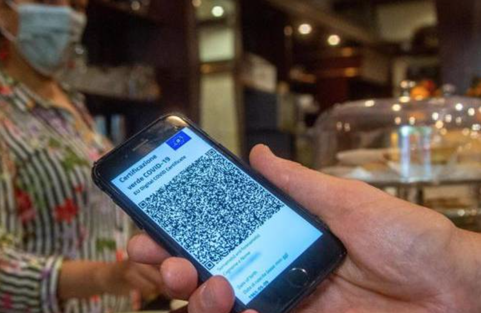 Locali biellesi che non richiederanno il Green Pass, la denuncia sulla lista che gira su WhatsApp