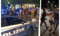 Salta sulla volante della Polizia per festeggiare l'Italia, ma è un disastro - VIDEO