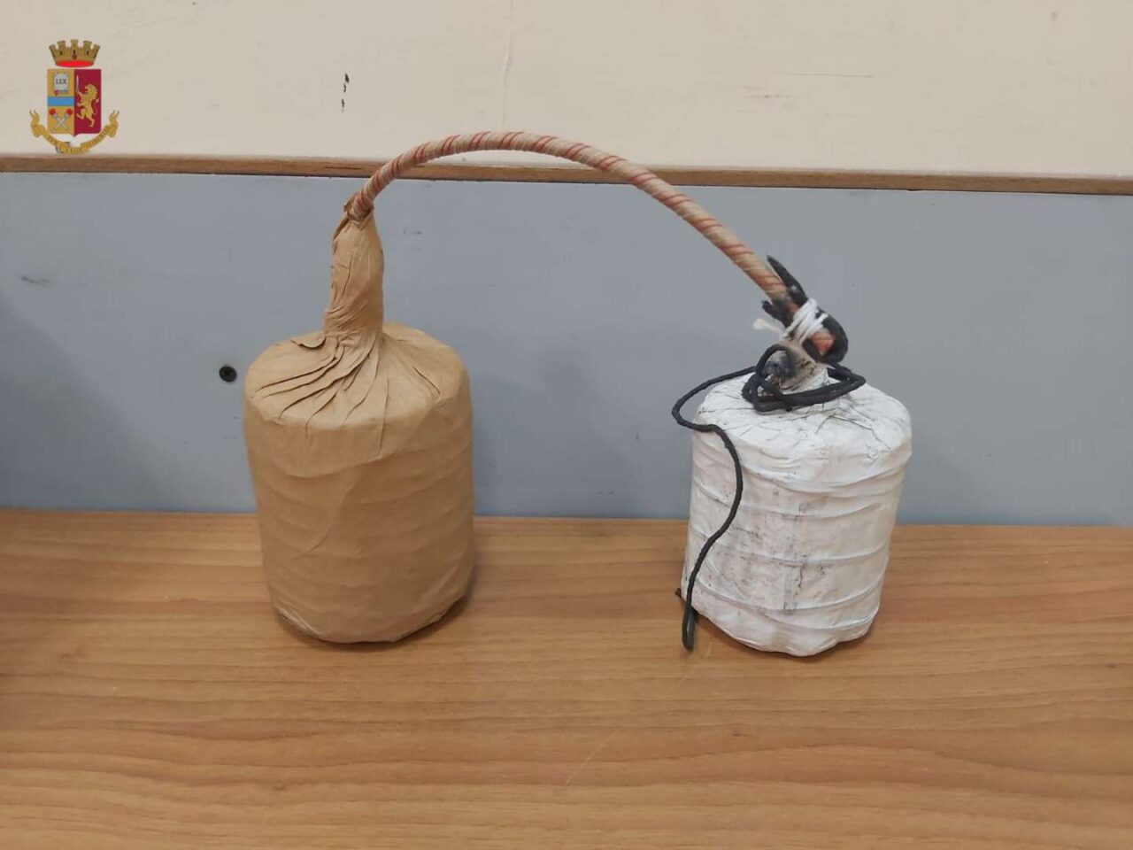 Riunione in Prefettura dopo lo scoppio di una bomba carta in via Repubblica