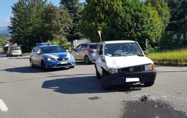 Scontro tra due auto al bivio per Tollegno: ferito uno dei conducenti