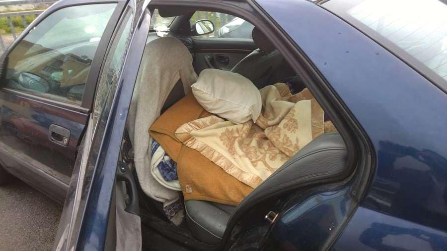 Un uomo dorme in auto a Cossato. Dopo la denuncia di Revello si attiva il Cissabo