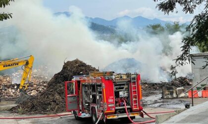 Incendio Ecocentro, Arpa rende note le relazioni sull'inquinamento. Eccole