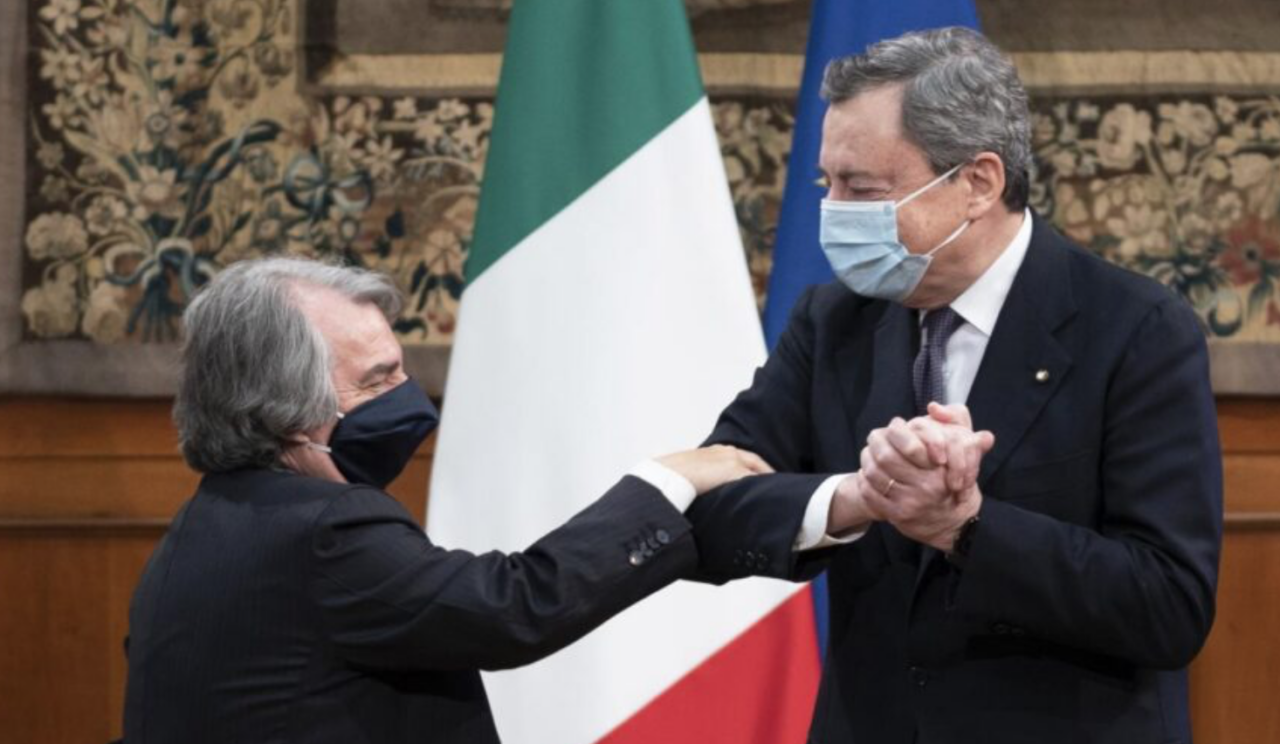 Dipendenti pubblici, stop al lavoro agile: Draghi li richiama in ufficio