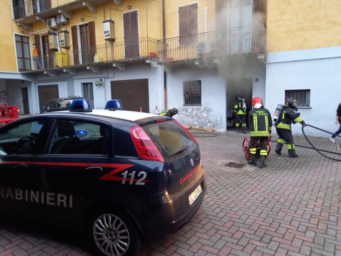 Cossato, incendio al magazzino della parafarmacia Nova Salus