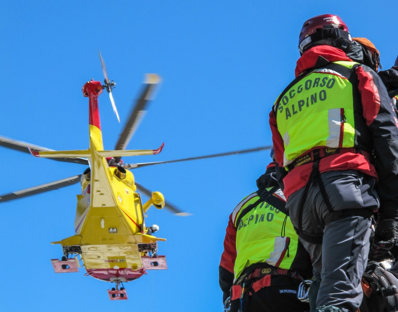 Escursionista precipita a Oropa portato in elicottero al Cto
