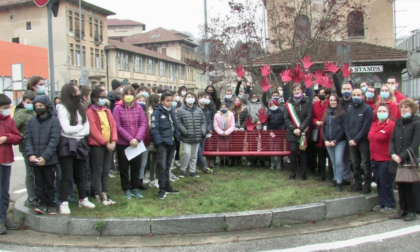 Panchina rossa a Vallemosso per le donne vittime di violenza