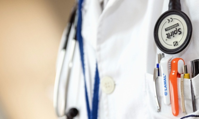 Violenze sessuali sulle pazienti: arrestato medico di base