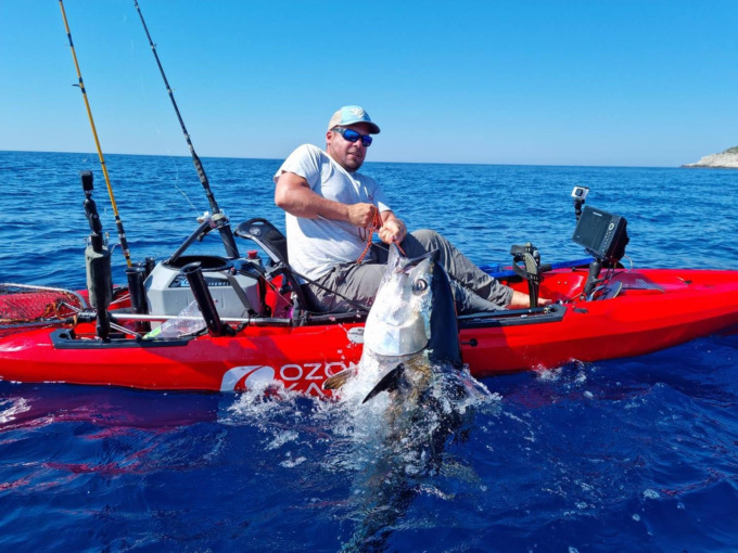 Sabato al “Biella Forum” i campioni della pesca in kayak incontrano i pescatori biellesi