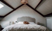 Camera da letto in mansarda: comfort e atmosfera accogliente