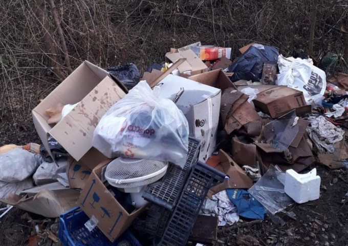 Rifiuti abbandonati nel Biellese: ci pensano Cosrab e Orso Blu