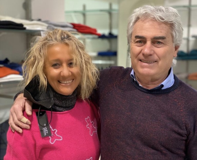 “Visione va in pensione”: lo storico negozio di abbigliamento di via San Filippo chiude a febbraio