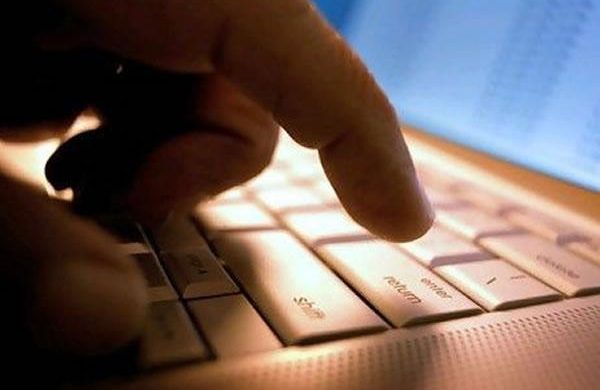 L’ultima truffa sul web mette paura: “Sappiamo che sei un pedofilo”