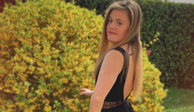 Nicole Orlando come Sofía Jirau contro un’altra barriera: diventare la prima modella italiana con sindrome di Down