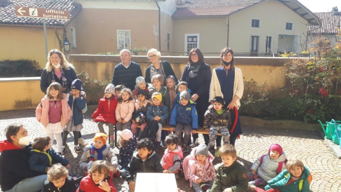Grazie ai bambini di Graglia 33 scatoloni di derrate per l’Ucraina. Le foto