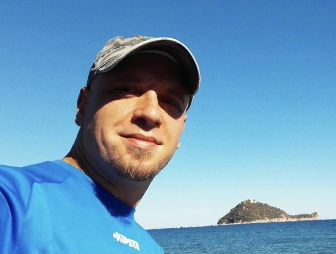 Muore a 46 anni, il cordoglio social: “Ciao Cristiano, ti ricorderemo così”
