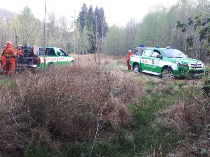 La Valle Cervo torna a bruciare, nuovi interventi per spegnere le fiamme
