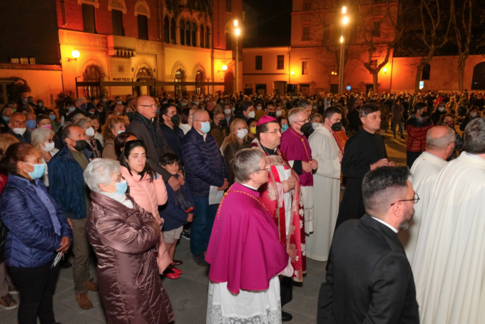 Stasera la Via Crucis, stop alla circolazione in città