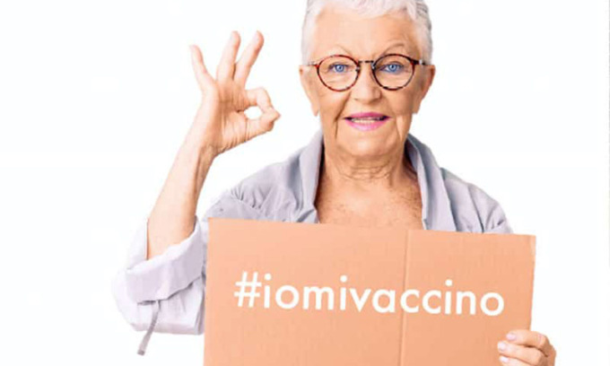 Vaccini, da domani al via la quarta dose per gli over 60