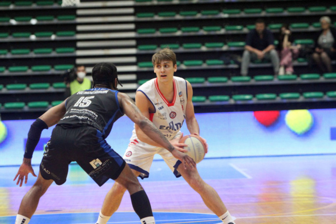 Pallacanestro Biella sbanca Latina 77-73, la salvezza è a un passo