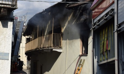 Follia Andorno: prima dell'incendio ha cosparso la compagna di acqua ragia