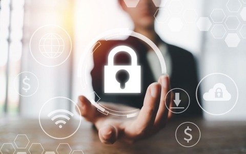 Impronta digitale sotto controllo: consigli pratici per tutelare la privacy online