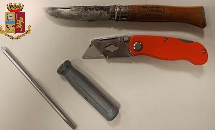 Fermato in stazione con un coltello a serramanico nello zaino: denunciato a 27 anni