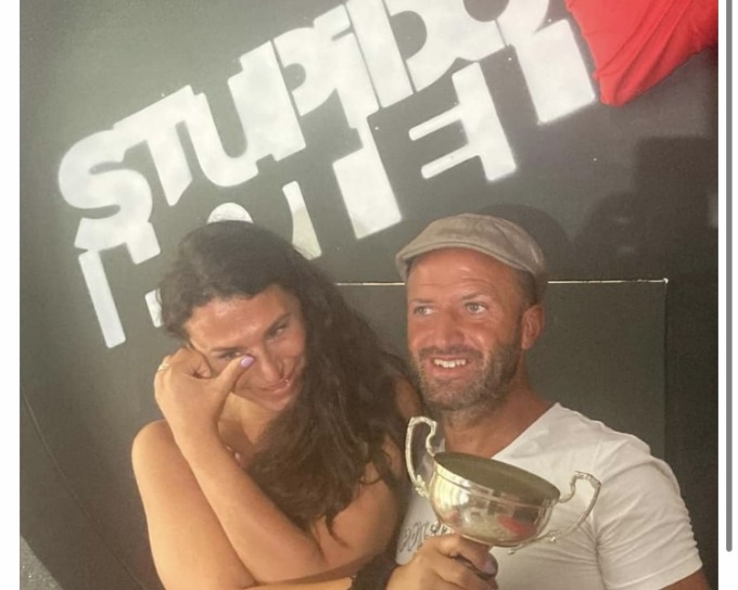 Il biellese Policarpo Crisci vince “Stupido hotel”