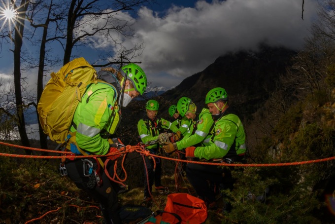 Tre alpinisti bloccati in Valsesia a 4100 metri. Vento forte impedisce di raggiungerli