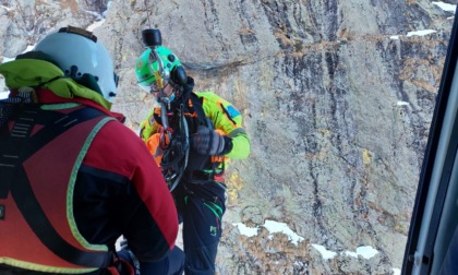 Raggiunti e tratti in salvo gli alpinisti bloccati a 4100 metri. Due uomini e una donna