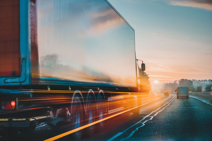 Camion Iveco – veicoli con elevata capacità di caminezza e una buona capacità di carico