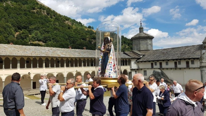 La Madonna nella Basilica Nuova