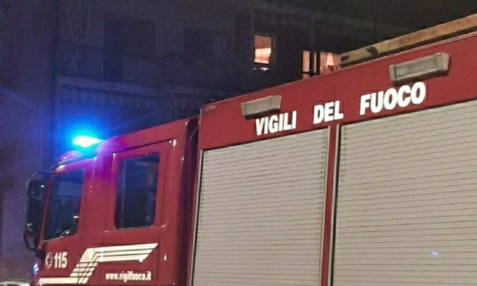 Incendia la casa dopo la lite con la compagna: entrambi ustionati, sono gravi