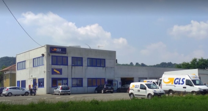 Ladri nella sede cossatese del corriere Gls: c’è chi rimarrà senza il tanto atteso pacco