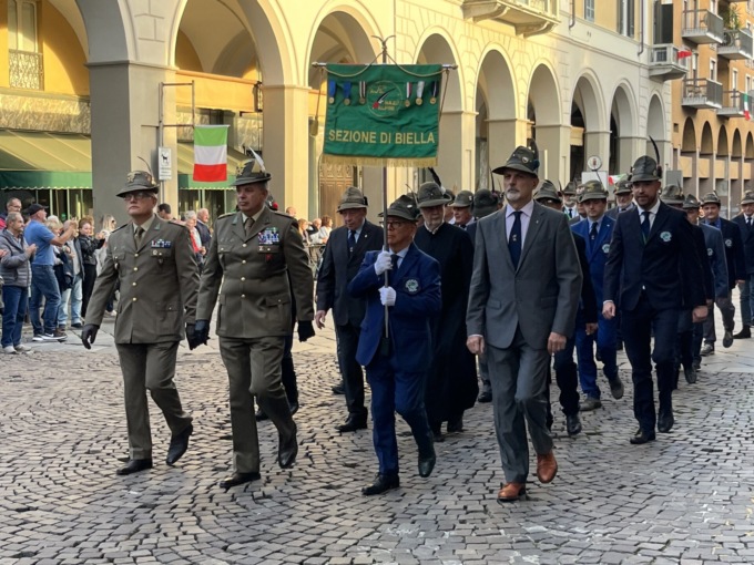 Centenario Ana Biella, la città in festa per i suoi Alpini