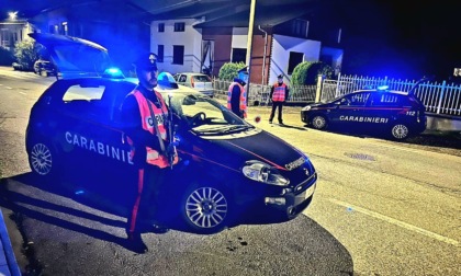 Petardi contro una casa, intervengono i Carabinieri
