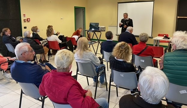 Contro truffe e furti i Carabinieri incontrano i cittadini