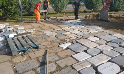 Via alla posa del secondo lotto del Nuraghe Chervu con le pietre donate da centinaia di paesi