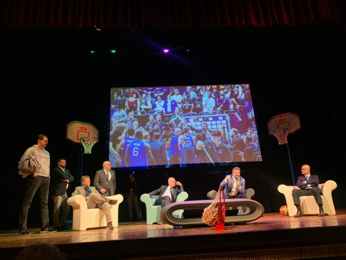 Con Pozzecco a Biella è subito nostalgia del grande basket