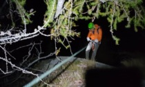 Due alpinisti bloccati in parete salvati di notte dal Soccorso alpino: infreddoliti ma illesi