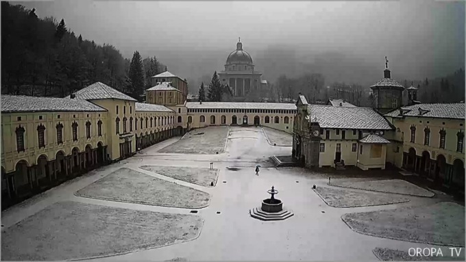 Prima neve anche a Oropa nelle foto di don Silvano Cuffolo