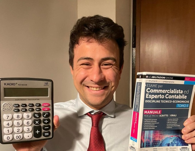 Lorenzo Mirabile è diventato dottore commercialista