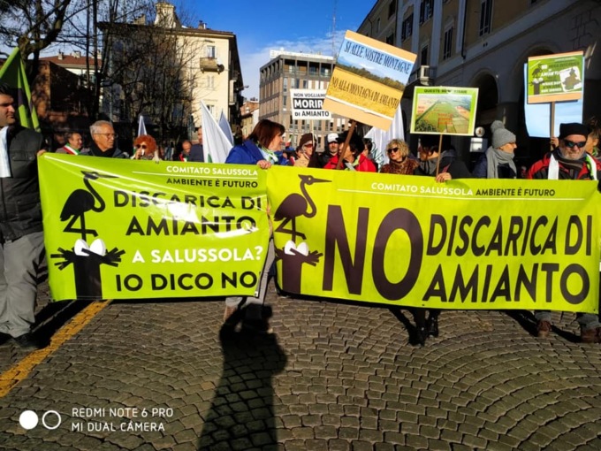 Il Tar accoglie il primo ricorso dei risicoltori contro la discarica di amianto a Salussola