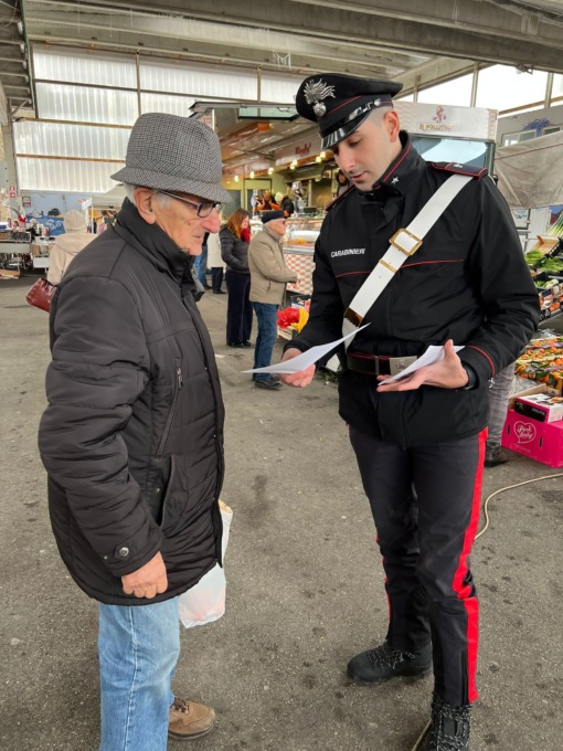 Contro le truffe alle persone anziane, i Carabinieri al mercato settimanale di Ponzone