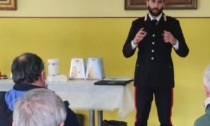 Lezione dei Carabinieri ai pensionati di Pray contro i truffatori porta a porta